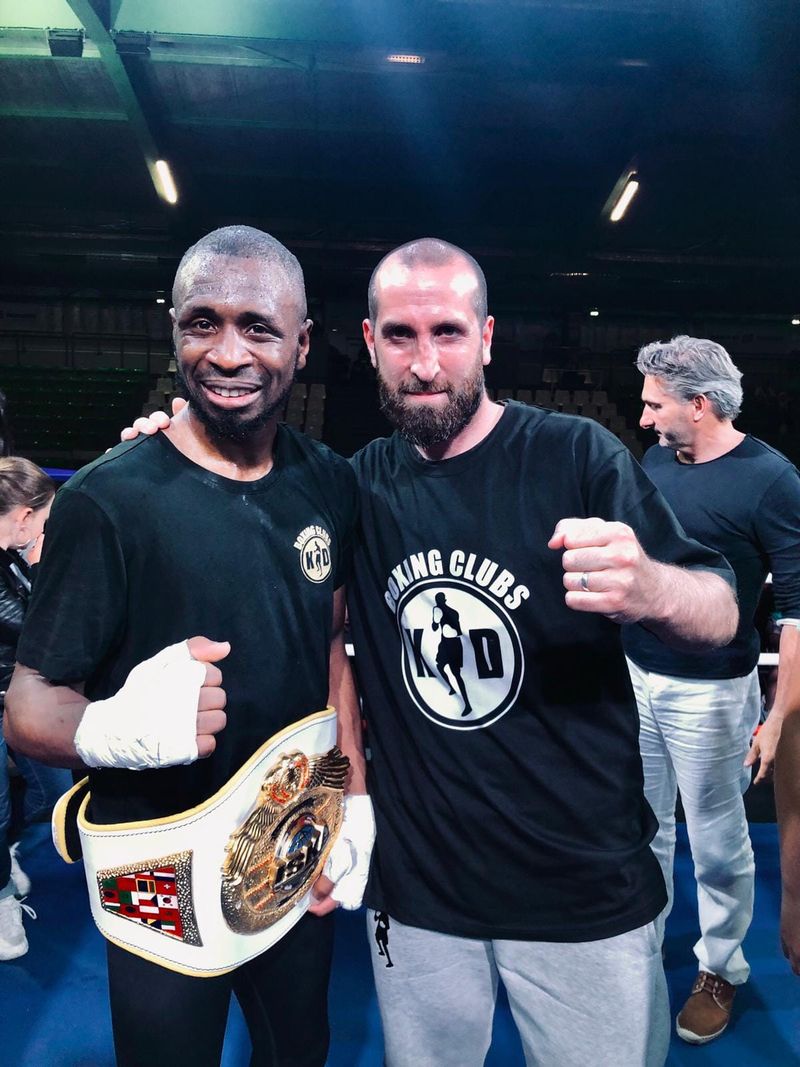 Modibo Diarra, ceinture de champion à l'épaule